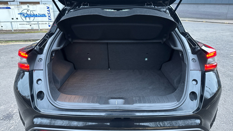 Nissan Juke 1.0 DiG-T N-Connecta 5dr Petrol Hatchback